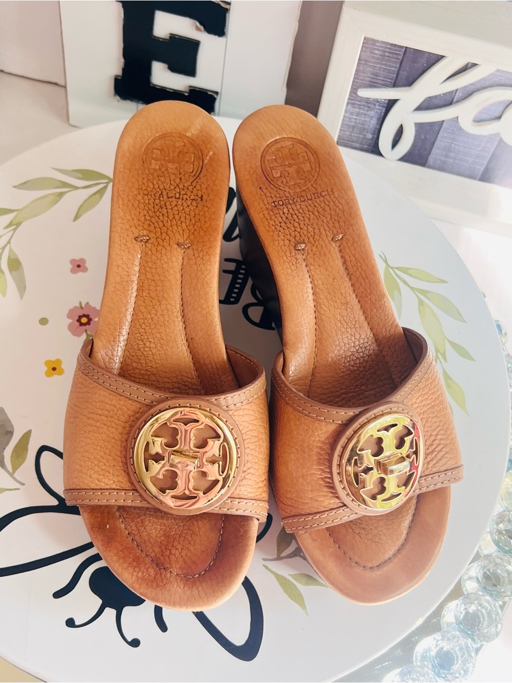Tory Burch Cognac Leather Slide Mules with Gold Logo size 8M - Picture 9 of 13
